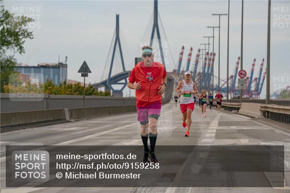 03.10.2025 - Köhlbrandbrückenlauf Michael Burmester http://msf.ph/oto/9159258 03.10.2025 15:41:10 Position 3 12 meine-sportfotos.de