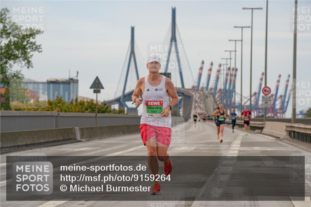 03.10.2025 - Köhlbrandbrückenlauf Michael Burmester http://msf.ph/oto/9159264 03.10.2025 15:41:15 Position 3 7054 meine-sportfotos.de