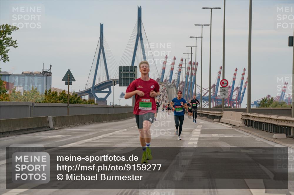 03.10.2025 - Köhlbrandbrückenlauf Michael Burmester http://msf.ph/oto/9159277 03.10.2025 15:41:34 Position 3 12, 5 meine-sportfotos.de