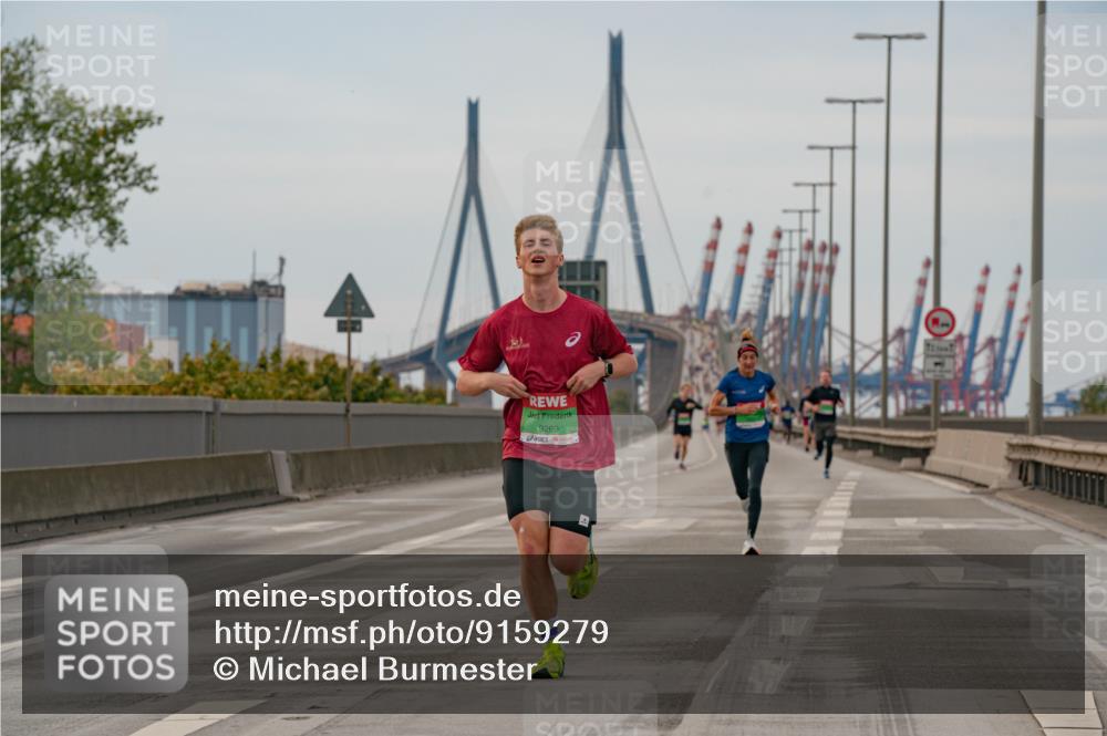 03.10.2025 - Köhlbrandbrückenlauf Michael Burmester http://msf.ph/oto/9159279 03.10.2025 15:41:35 Position 3 9269 meine-sportfotos.de