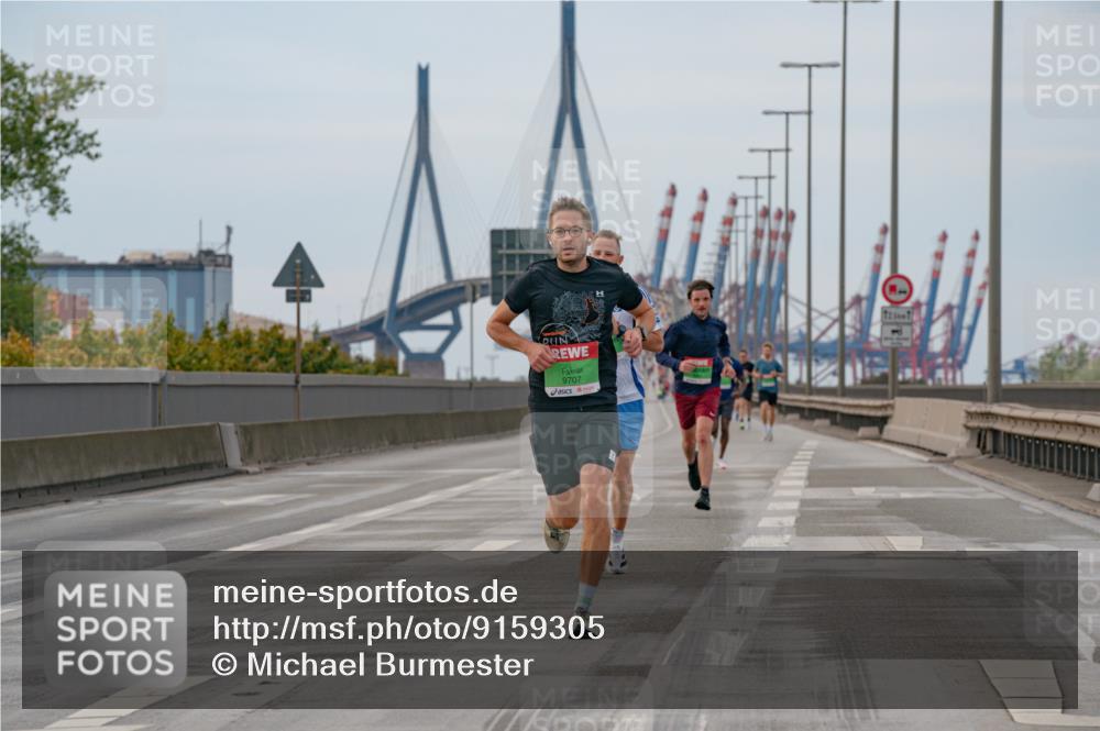 03.10.2025 - Köhlbrandbrückenlauf Michael Burmester http://msf.ph/oto/9159305 03.10.2025 15:42:05 Position 3 9707 meine-sportfotos.de