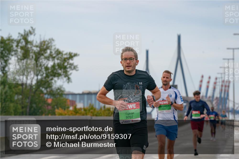 03.10.2025 - Köhlbrandbrückenlauf Michael Burmester http://msf.ph/oto/9159307 03.10.2025 15:42:08 Position 3 9707, 7047 meine-sportfotos.de