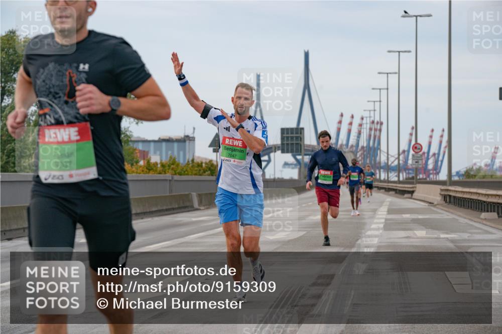 03.10.2025 - Köhlbrandbrückenlauf Michael Burmester http://msf.ph/oto/9159309 03.10.2025 15:42:10 Position 3 9707, 7047 meine-sportfotos.de