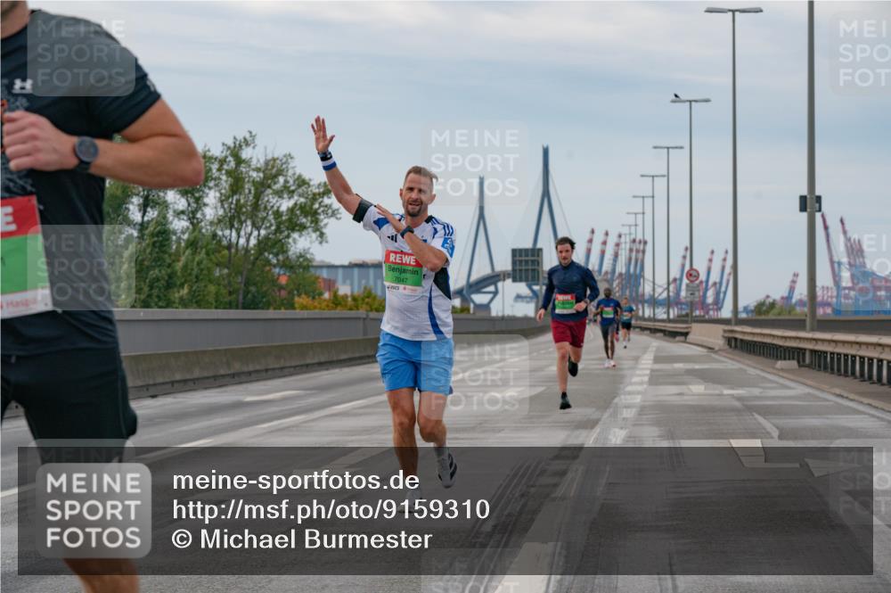 03.10.2025 - Köhlbrandbrückenlauf Michael Burmester http://msf.ph/oto/9159310 03.10.2025 15:42:10 Position 3 7047 meine-sportfotos.de
