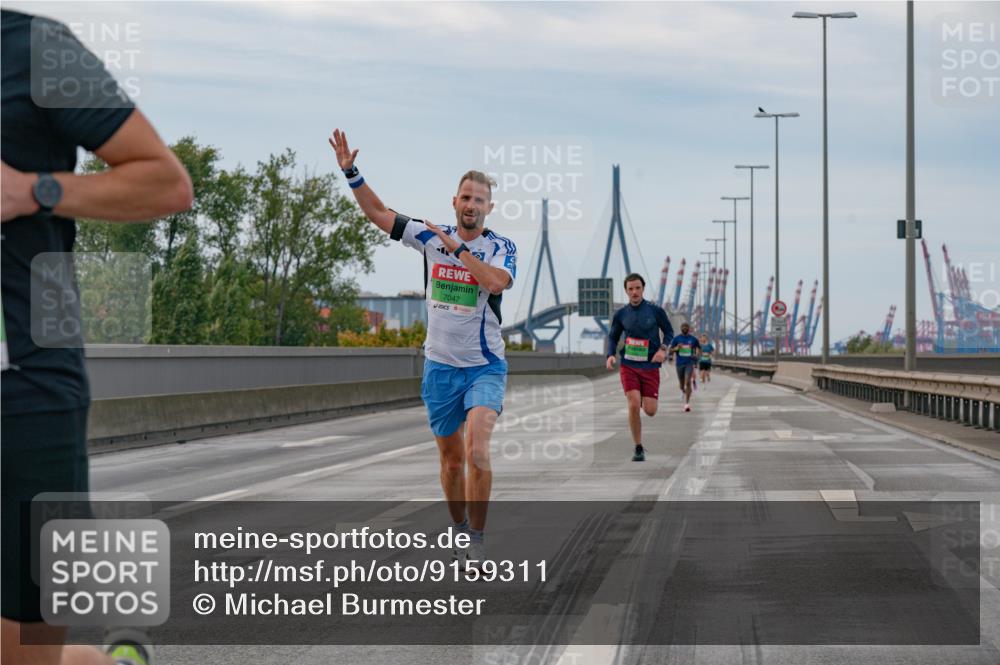 03.10.2025 - Köhlbrandbrückenlauf Michael Burmester http://msf.ph/oto/9159311 03.10.2025 15:42:10 Position 3 7047 meine-sportfotos.de