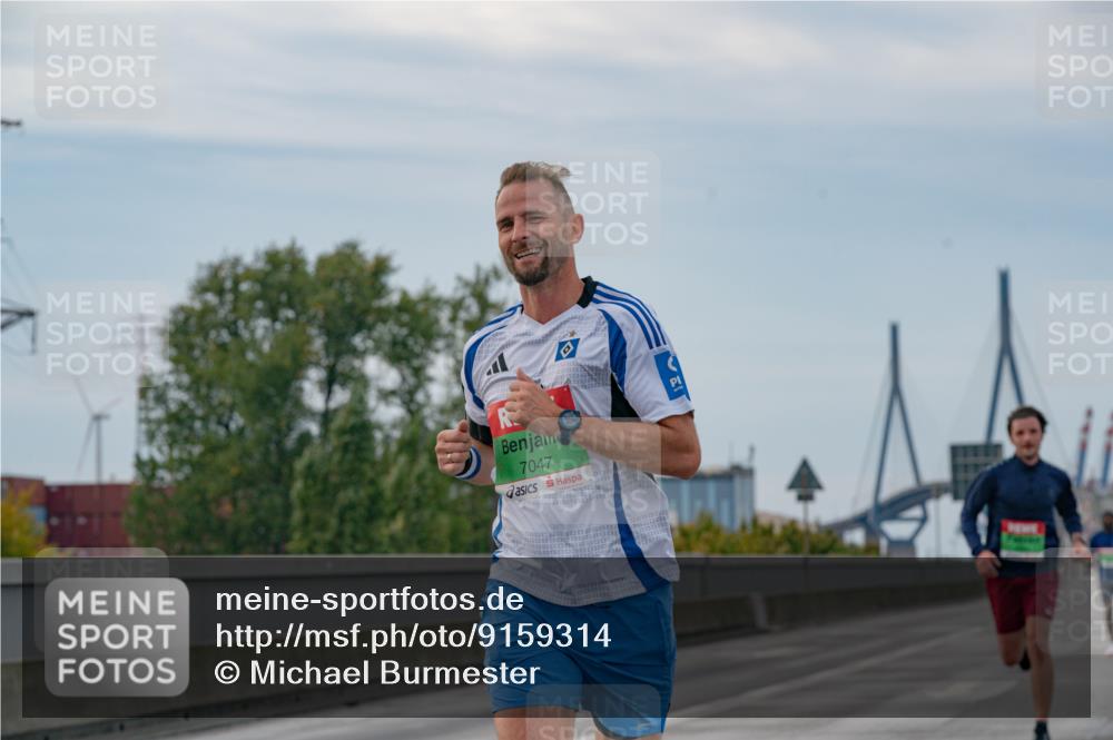 03.10.2025 - Köhlbrandbrückenlauf Michael Burmester http://msf.ph/oto/9159314 03.10.2025 15:42:12 Position 3 7047 meine-sportfotos.de
