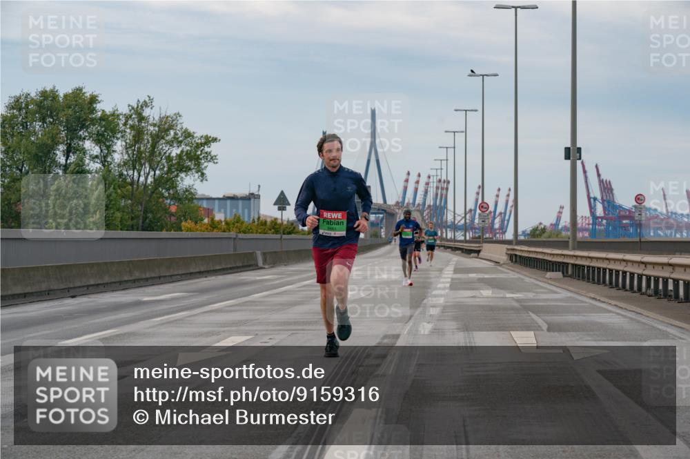 03.10.2025 - Köhlbrandbrückenlauf Michael Burmester http://msf.ph/oto/9159316 03.10.2025 15:42:14 Position 3  meine-sportfotos.de