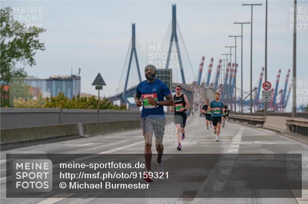 03.10.2025 - Köhlbrandbrückenlauf Michael Burmester http://msf.ph/oto/9159321 03.10.2025 15:42:19 Position 3  meine-sportfotos.de