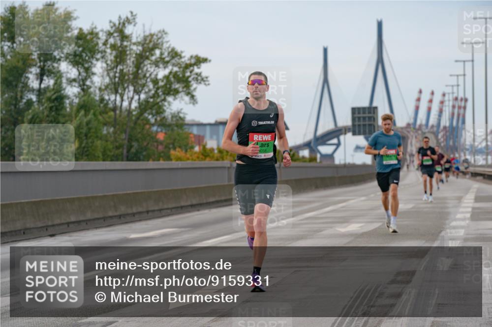 03.10.2025 - Köhlbrandbrückenlauf Michael Burmester http://msf.ph/oto/9159331 03.10.2025 15:42:26 Position 3 26, 9058 meine-sportfotos.de