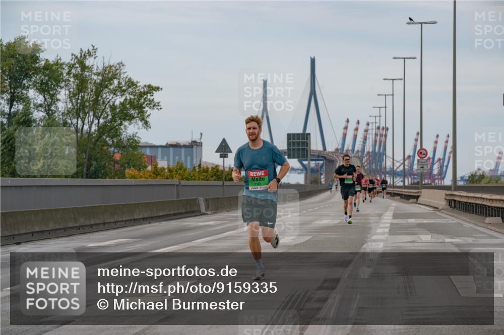 03.10.2025 - Köhlbrandbrückenlauf Michael Burmester http://msf.ph/oto/9159335 03.10.2025 15:42:30 Position 3 7181, 2 meine-sportfotos.de