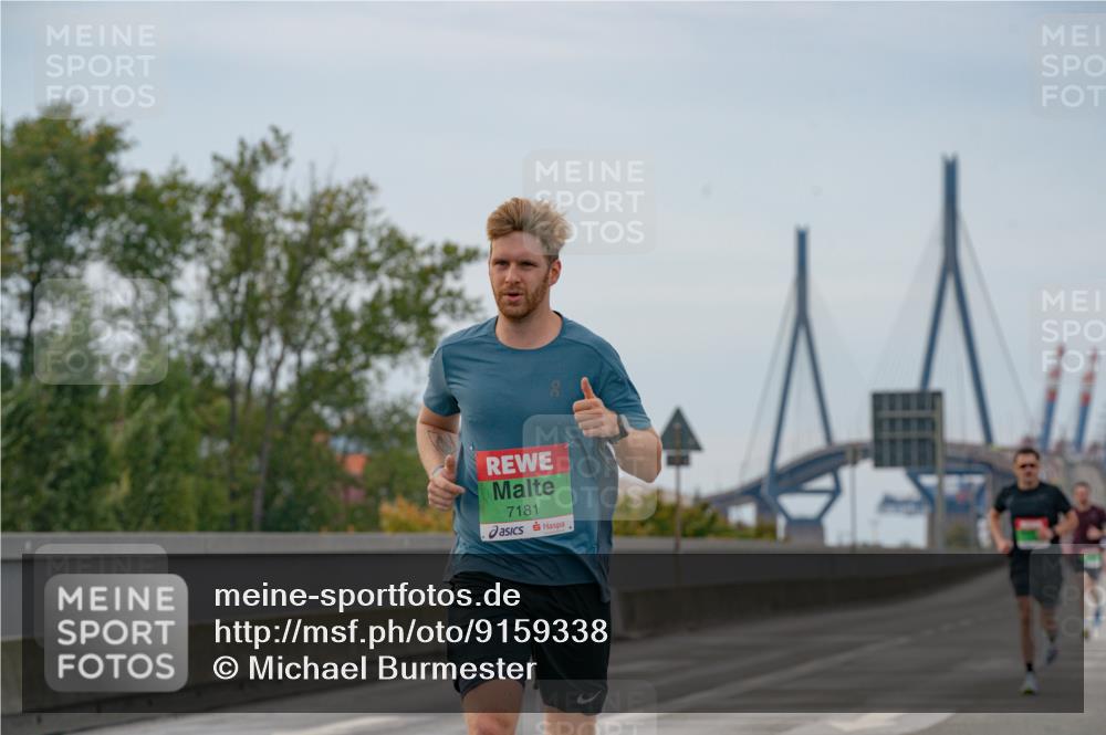 03.10.2025 - Köhlbrandbrückenlauf Michael Burmester http://msf.ph/oto/9159338 03.10.2025 15:42:32 Position 3 7181 meine-sportfotos.de