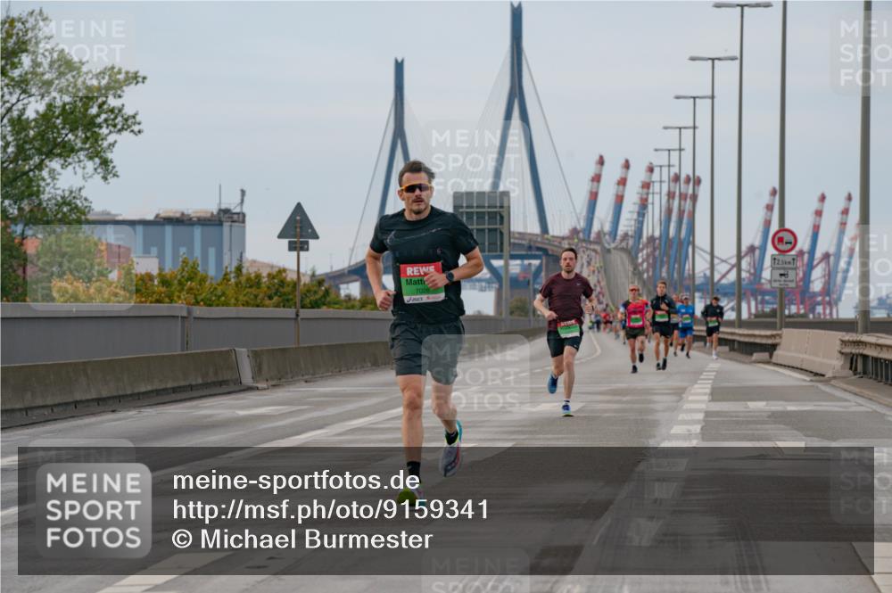 03.10.2025 - Köhlbrandbrückenlauf Michael Burmester http://msf.ph/oto/9159341 03.10.2025 15:42:37 Position 3 12, 5, 7026 meine-sportfotos.de