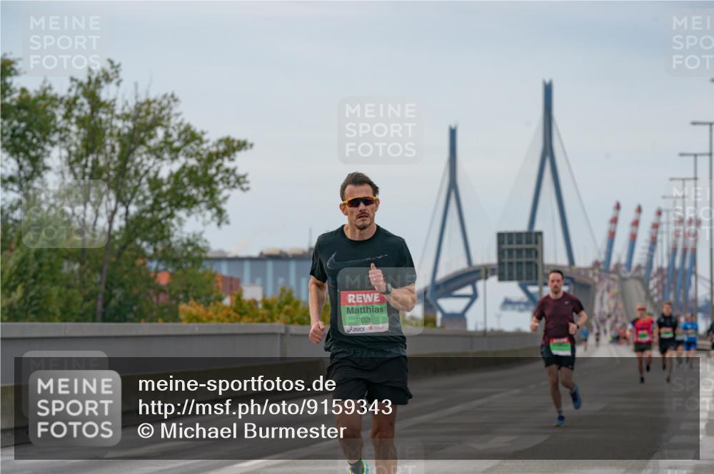 03.10.2025 - Köhlbrandbrückenlauf Michael Burmester http://msf.ph/oto/9159343 03.10.2025 15:42:39 Position 3 7026 meine-sportfotos.de