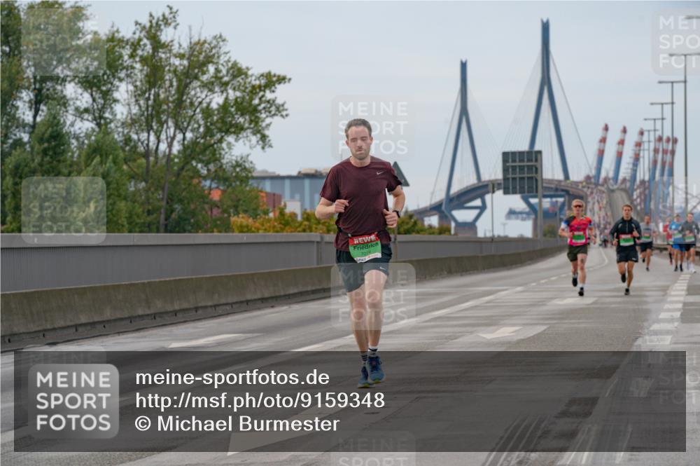 03.10.2025 - Köhlbrandbrückenlauf Michael Burmester http://msf.ph/oto/9159348 03.10.2025 15:42:45 Position 3 7074 meine-sportfotos.de