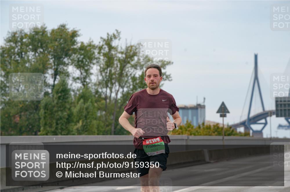 03.10.2025 - Köhlbrandbrückenlauf Michael Burmester http://msf.ph/oto/9159350 03.10.2025 15:42:47 Position 3 7074 meine-sportfotos.de