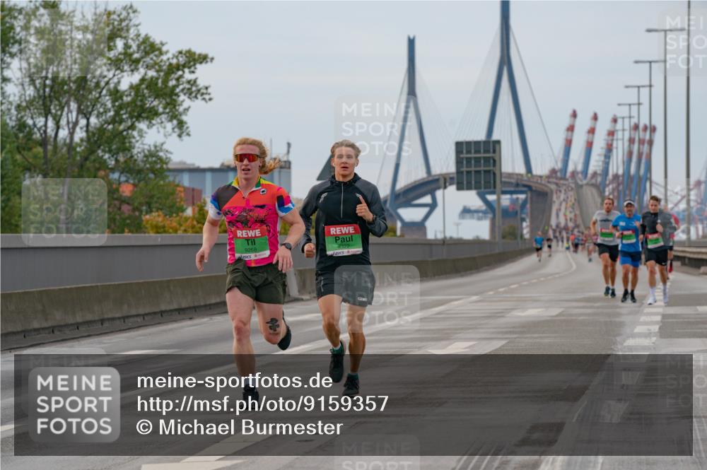 03.10.2025 - Köhlbrandbrückenlauf Michael Burmester http://msf.ph/oto/9159357 03.10.2025 15:42:55 Position 3 9268, 9322 meine-sportfotos.de