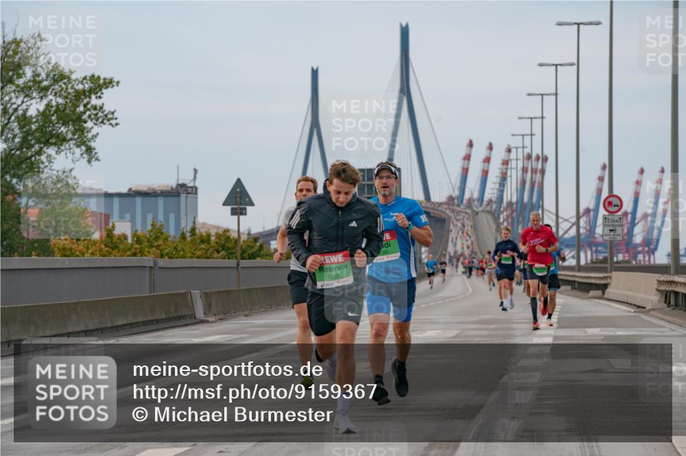 03.10.2025 - Köhlbrandbrückenlauf Michael Burmester http://msf.ph/oto/9159367 03.10.2025 15:43:05 Position 3 7286, 12, 5 meine-sportfotos.de