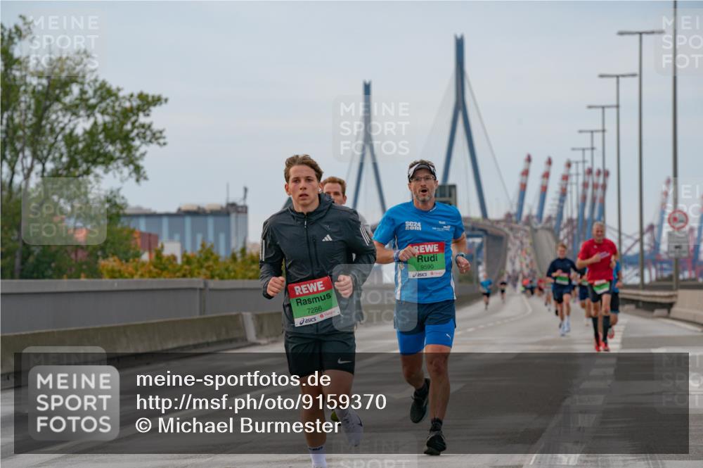 03.10.2025 - Köhlbrandbrückenlauf Michael Burmester http://msf.ph/oto/9159370 03.10.2025 15:43:06 Position 3 7286, 24, 9590 meine-sportfotos.de
