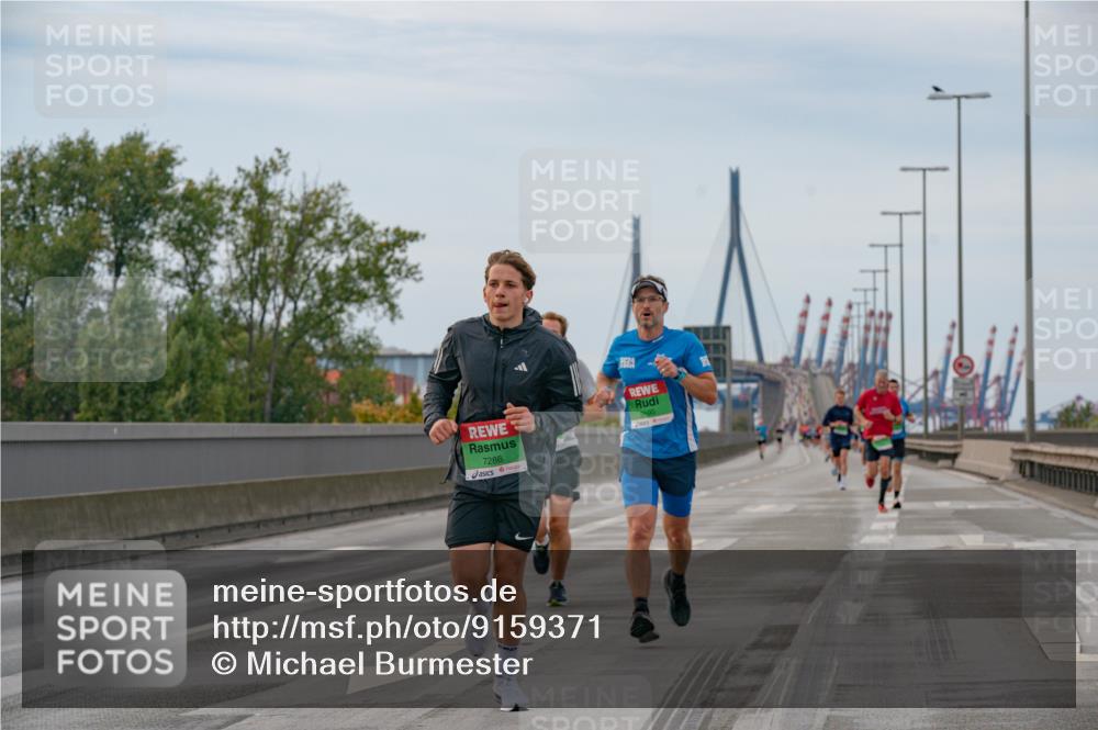03.10.2025 - Köhlbrandbrückenlauf Michael Burmester http://msf.ph/oto/9159371 03.10.2025 15:43:07 Position 3 7286 meine-sportfotos.de