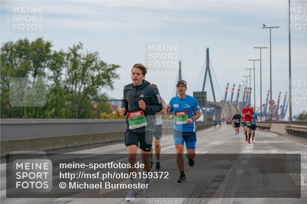 03.10.2025 - Köhlbrandbrückenlauf Michael Burmester http://msf.ph/oto/9159372 03.10.2025 15:43:07 Position 3 7286, 24 meine-sportfotos.de