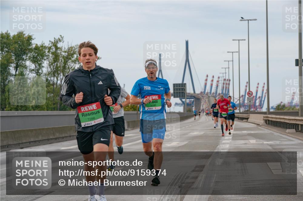 03.10.2025 - Köhlbrandbrückenlauf Michael Burmester http://msf.ph/oto/9159374 03.10.2025 15:43:08 Position 3 7286, 24, 9590 meine-sportfotos.de