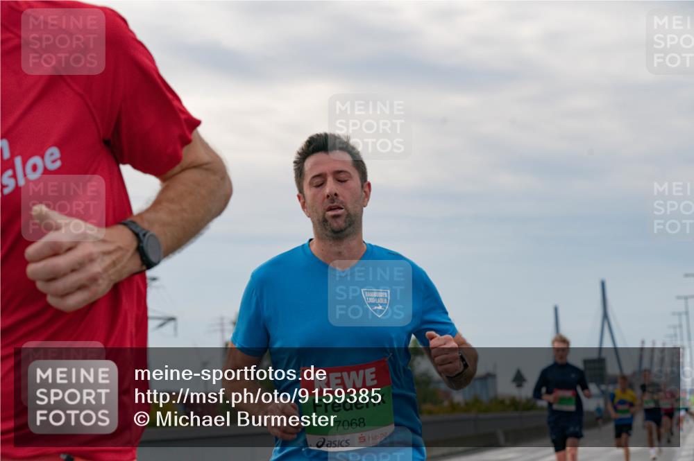 03.10.2025 - Köhlbrandbrückenlauf Michael Burmester http://msf.ph/oto/9159385 03.10.2025 15:43:21 Position 3 7068 meine-sportfotos.de