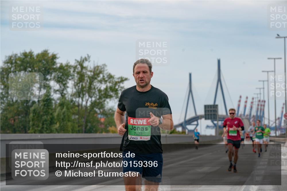 03.10.2025 - Köhlbrandbrückenlauf Michael Burmester http://msf.ph/oto/9159396 03.10.2025 15:43:28 Position 3 7123 meine-sportfotos.de