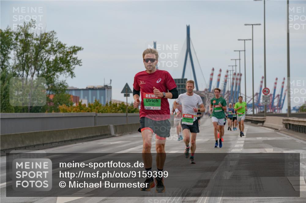 03.10.2025 - Köhlbrandbrückenlauf Michael Burmester http://msf.ph/oto/9159399 03.10.2025 15:43:32 Position 3 7030 meine-sportfotos.de