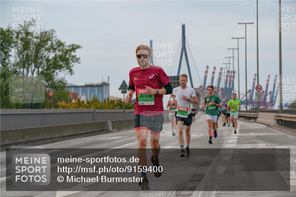03.10.2025 - Köhlbrandbrückenlauf Michael Burmester http://msf.ph/oto/9159400 03.10.2025 15:43:32 Position 3 7030 meine-sportfotos.de