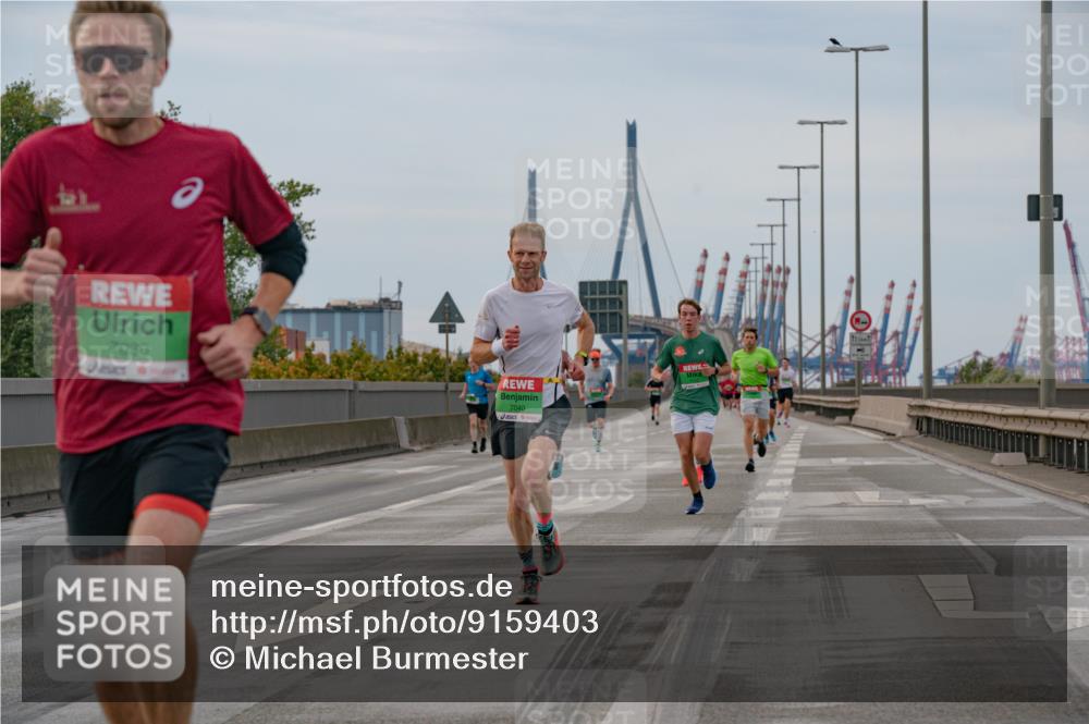 03.10.2025 - Köhlbrandbrückenlauf Michael Burmester http://msf.ph/oto/9159403 03.10.2025 15:43:35 Position 3 7030, 7040 meine-sportfotos.de