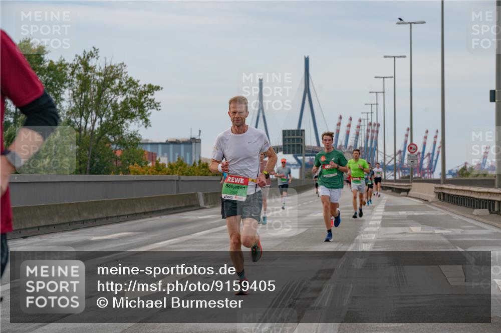 03.10.2025 - Köhlbrandbrückenlauf Michael Burmester http://msf.ph/oto/9159405 03.10.2025 15:43:35 Position 3 7040 meine-sportfotos.de