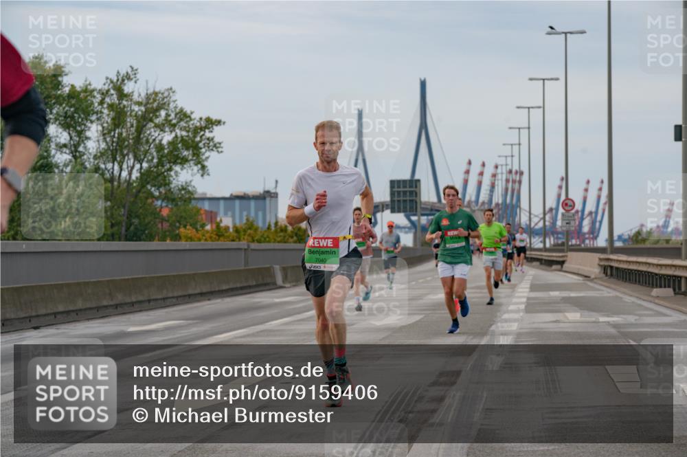 03.10.2025 - Köhlbrandbrückenlauf Michael Burmester http://msf.ph/oto/9159406 03.10.2025 15:43:36 Position 3 7040 meine-sportfotos.de