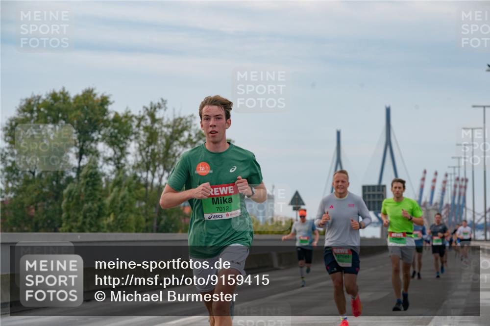 03.10.2025 - Köhlbrandbrückenlauf Michael Burmester http://msf.ph/oto/9159415 03.10.2025 15:43:41 Position 3 7012 meine-sportfotos.de