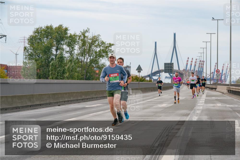03.10.2025 - Köhlbrandbrückenlauf Michael Burmester http://msf.ph/oto/9159435 03.10.2025 15:43:50 Position 3 7197 meine-sportfotos.de