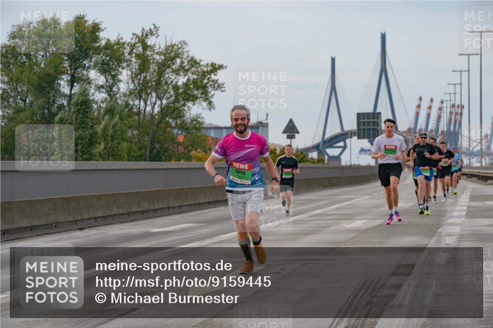03.10.2025 - Köhlbrandbrückenlauf Michael Burmester http://msf.ph/oto/9159445 03.10.2025 15:43:56 Position 3 7053 meine-sportfotos.de