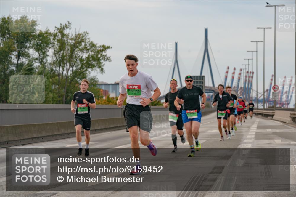03.10.2025 - Köhlbrandbrückenlauf Michael Burmester http://msf.ph/oto/9159452 03.10.2025 15:44:01 Position 3 7166 meine-sportfotos.de