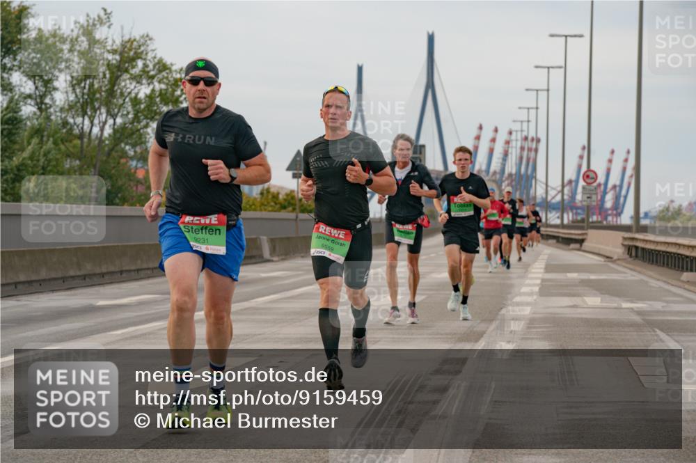 03.10.2025 - Köhlbrandbrückenlauf Michael Burmester http://msf.ph/oto/9159459 03.10.2025 15:44:04 Position 3 9231, 9559 meine-sportfotos.de