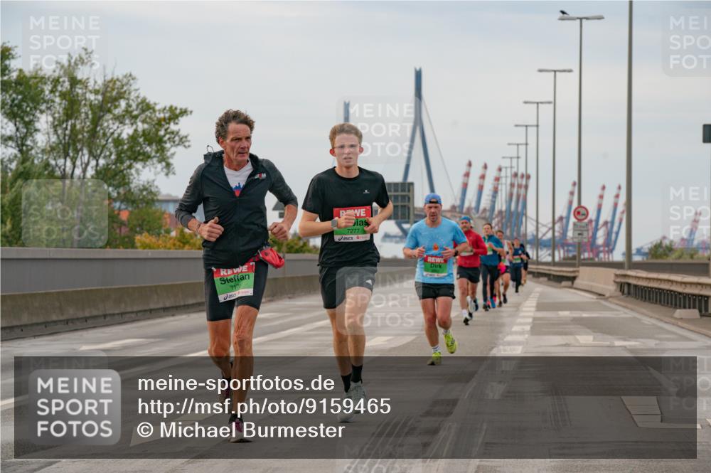 03.10.2025 - Köhlbrandbrückenlauf Michael Burmester http://msf.ph/oto/9159465 03.10.2025 15:44:08 Position 3 7170, 7277 meine-sportfotos.de