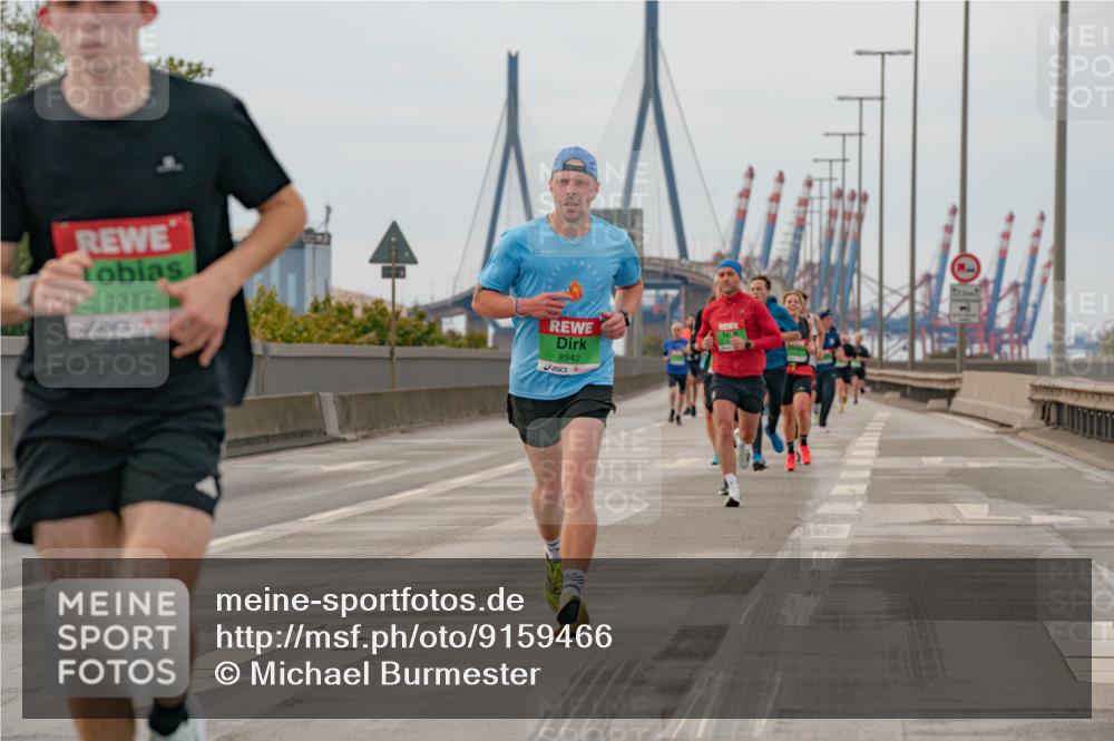 03.10.2025 - Köhlbrandbrückenlauf Michael Burmester http://msf.ph/oto/9159466 03.10.2025 15:44:10 Position 3 7277, 8942 meine-sportfotos.de