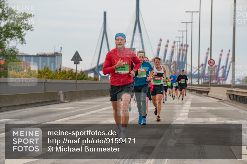 03.10.2025 - Köhlbrandbrückenlauf Michael Burmester http://msf.ph/oto/9159471 03.10.2025 15:44:15 Position 3 7043 meine-sportfotos.de