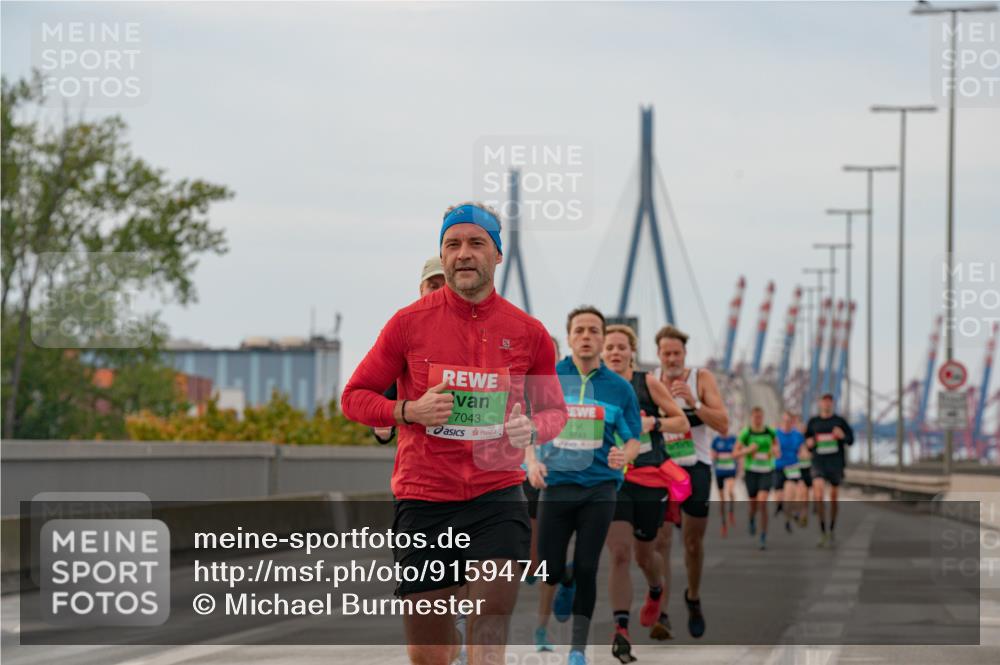 03.10.2025 - Köhlbrandbrückenlauf Michael Burmester http://msf.ph/oto/9159474 03.10.2025 15:44:17 Position 3 7043, 9743 meine-sportfotos.de