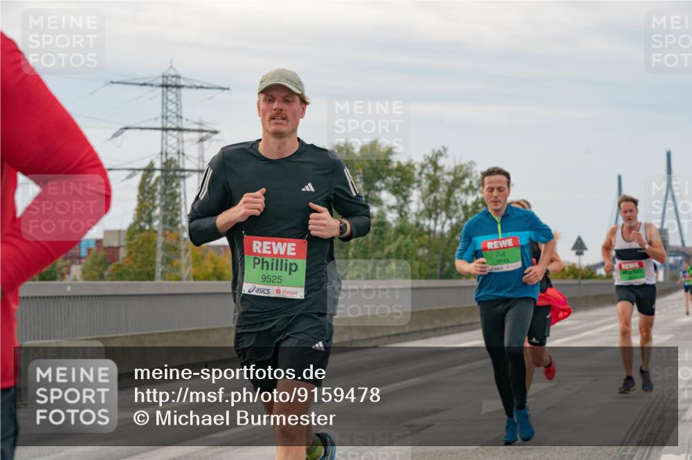 03.10.2025 - Köhlbrandbrückenlauf Michael Burmester http://msf.ph/oto/9159478 03.10.2025 15:44:20 Position 3 9525, 9743 meine-sportfotos.de
