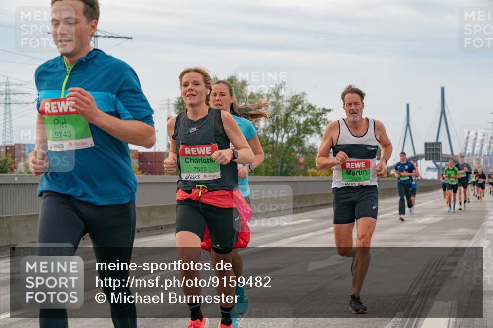 03.10.2025 - Köhlbrandbrückenlauf Michael Burmester http://msf.ph/oto/9159482 03.10.2025 15:44:22 Position 3 9743, 7555, 7456 meine-sportfotos.de