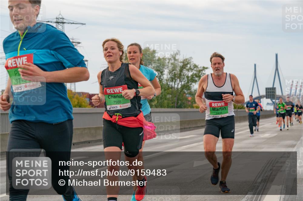03.10.2025 - Köhlbrandbrückenlauf Michael Burmester http://msf.ph/oto/9159483 03.10.2025 15:44:22 Position 3 9745, 7555, 7456 meine-sportfotos.de
