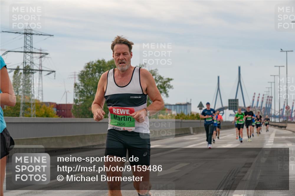 03.10.2025 - Köhlbrandbrückenlauf Michael Burmester http://msf.ph/oto/9159486 03.10.2025 15:44:23 Position 3 7456 meine-sportfotos.de
