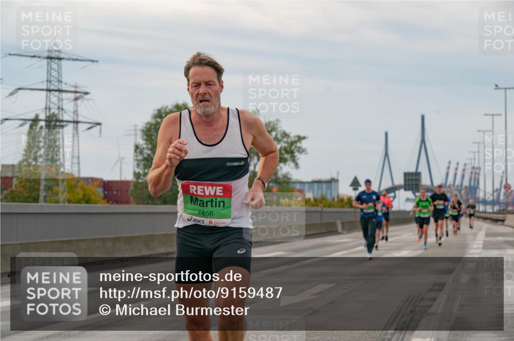 03.10.2025 - Köhlbrandbrückenlauf Michael Burmester http://msf.ph/oto/9159487 03.10.2025 15:44:23 Position 3 7456 meine-sportfotos.de