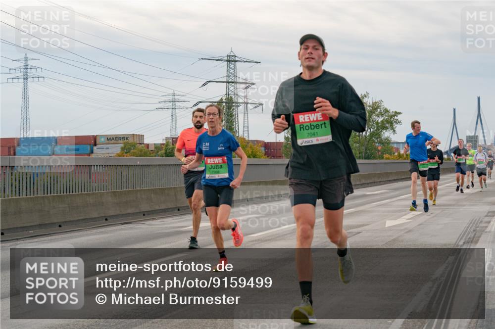 03.10.2025 - Köhlbrandbrückenlauf Michael Burmester http://msf.ph/oto/9159499 03.10.2025 15:44:35 Position 3 31, 2, 7968, 7041 meine-sportfotos.de