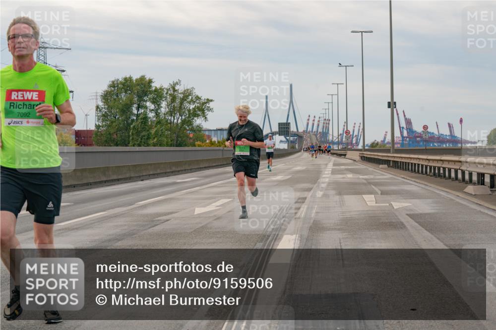 03.10.2025 - Köhlbrandbrückenlauf Michael Burmester http://msf.ph/oto/9159506 03.10.2025 15:44:44 Position 3 7092 meine-sportfotos.de