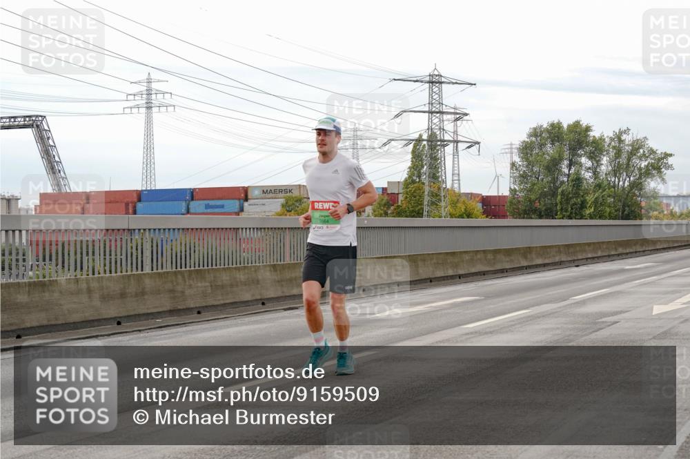 03.10.2025 - Köhlbrandbrückenlauf Michael Burmester http://msf.ph/oto/9159509 03.10.2025 15:44:56 Position 3 9664 meine-sportfotos.de