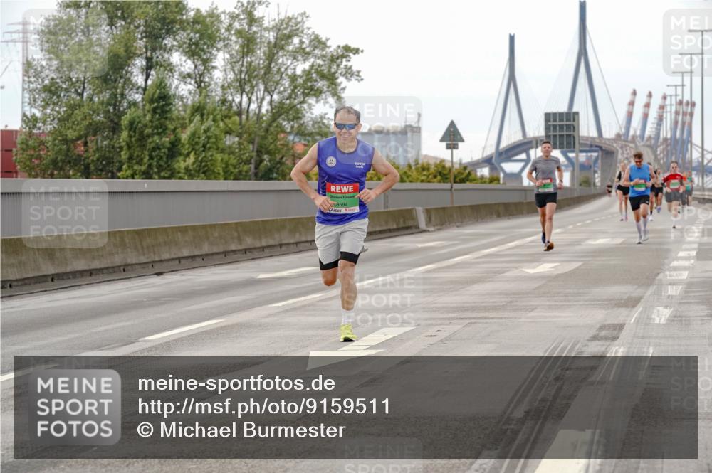 03.10.2025 - Köhlbrandbrückenlauf Michael Burmester http://msf.ph/oto/9159511 03.10.2025 15:45:03 Position 3 8594 meine-sportfotos.de